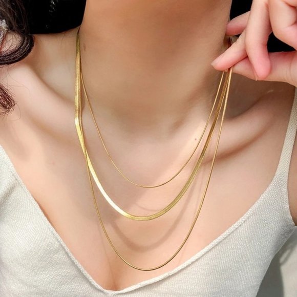 18k Gold Plated Minimalism 3 Layer Snake Bone Necklace - Picture 2 of 10